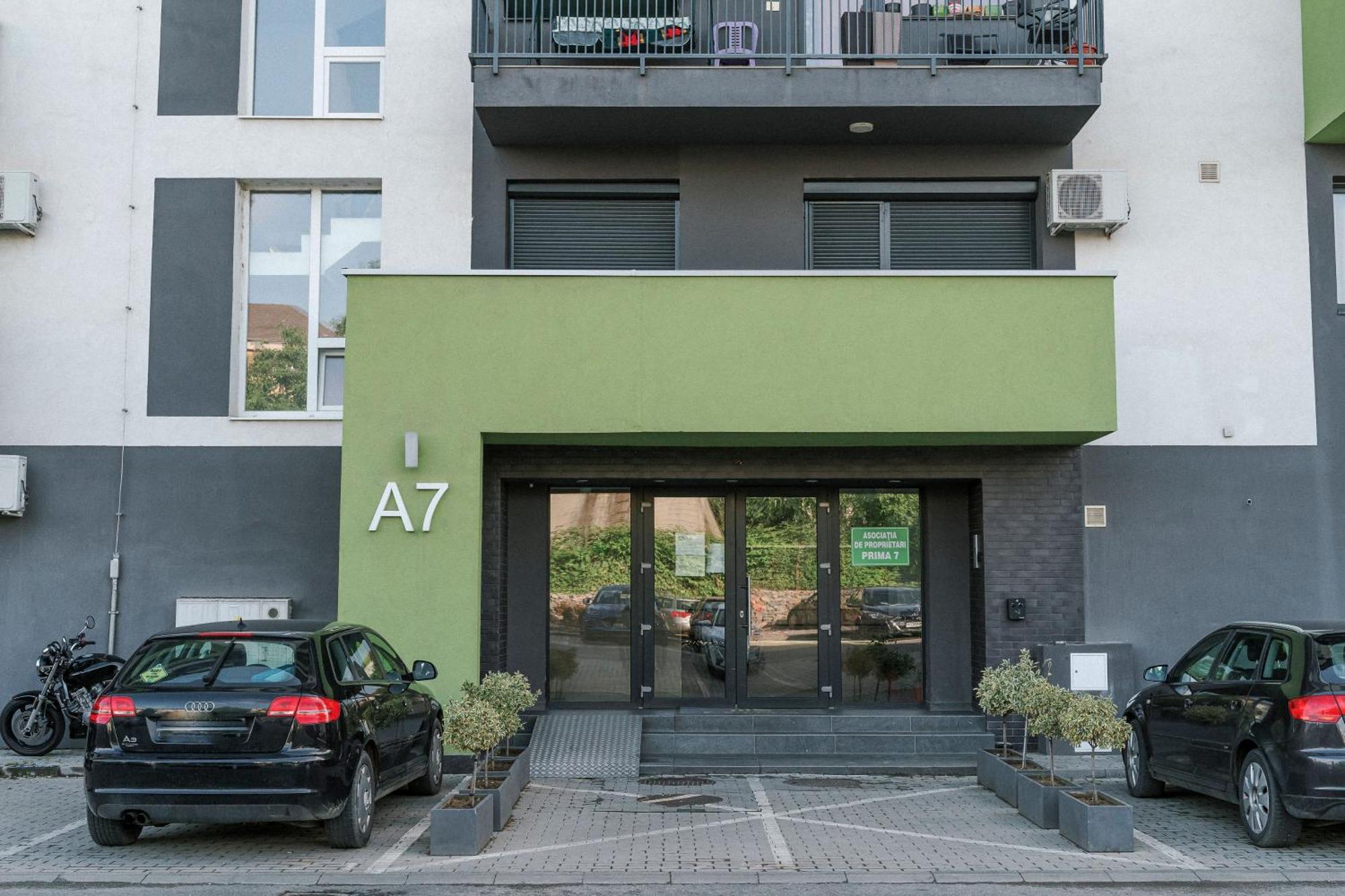 M&M Apartment ออราแด ภายนอก รูปภาพ